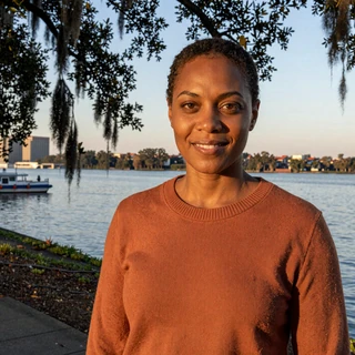 Janelle from Savannah - Black woman CDL dating profile near Georgia port riverfront
